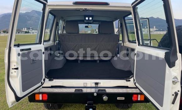 Acheter Occasion Voiture Toyota Land Cruiser Blanc à Maseru, Maseru Acheter Occasion Voiture Toyota Land Cruiser Blanc à Maseru, Maseru