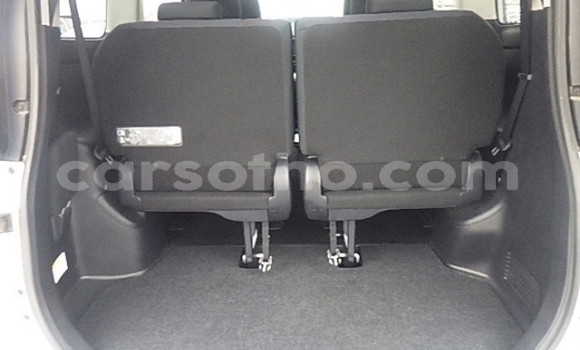 اشتري مستعمل Toyota Noah White سيارة في Maseru في Maseru اشتري مستعمل Toyota Noah White سيارة في Maseru في Maseru