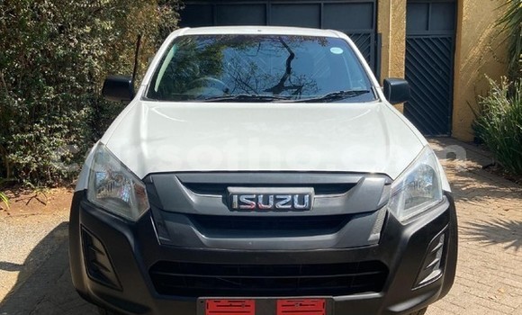 Acheter Occasion Voiture Isuzu D–MAX Blanc à Maseru, Maseru Acheter Occasion Voiture Isuzu D–MAX Blanc à Maseru, Maseru