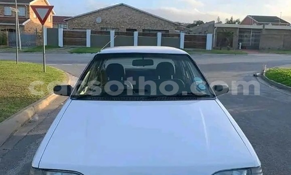 اشتري مستعمل Mazda 323 White سيارة في Maseru في Maseru اشتري مستعمل Mazda 323 White سيارة في Maseru في Maseru
