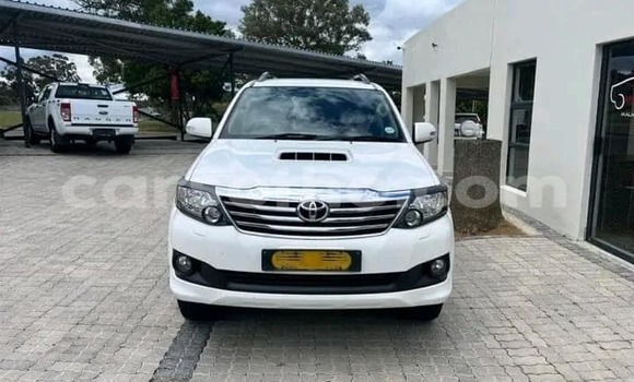 Buy Used Toyota Fortuner White Car in Maseru in Maseru Buy Used Toyota Fortuner White Car in Maseru in Maseru