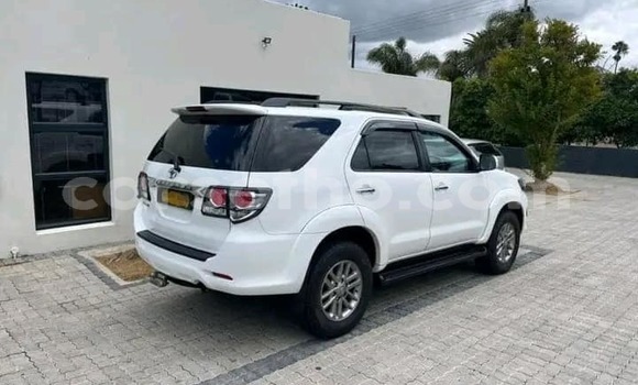 Buy Used Toyota Fortuner White Car in Maseru in Maseru Buy Used Toyota Fortuner White Car in Maseru in Maseru
