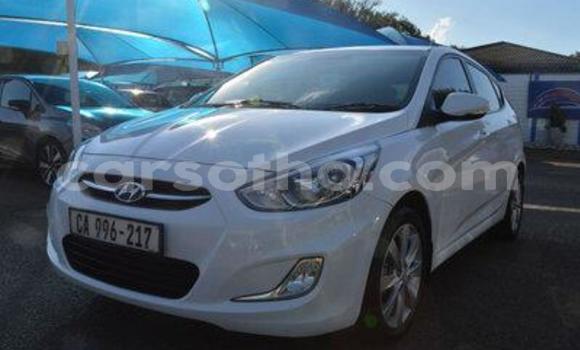 اشتري مستعمل Hyundai Accent White سيارة في Maseru في Maseru اشتري مستعمل Hyundai Accent White سيارة في Maseru في Maseru