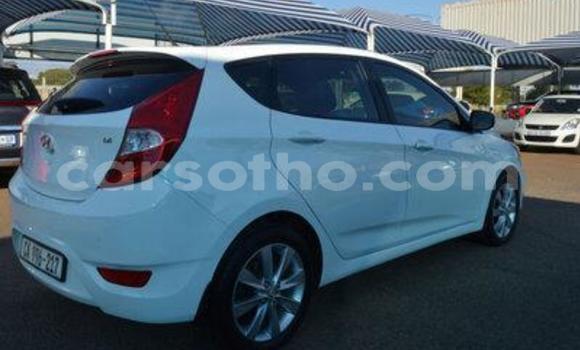 اشتري مستعمل Hyundai Accent White سيارة في Maseru في Maseru اشتري مستعمل Hyundai Accent White سيارة في Maseru في Maseru