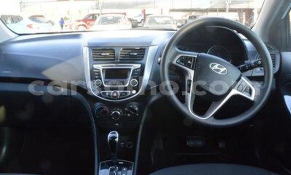 اشتري مستعمل Hyundai Accent White سيارة في Maseru في Maseru اشتري مستعمل Hyundai Accent White سيارة في Maseru في Maseru