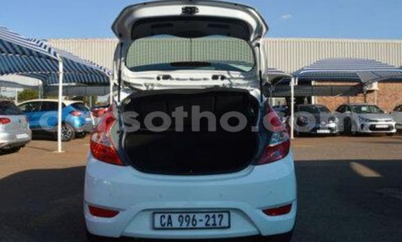 اشتري مستعمل Hyundai Accent White سيارة في Maseru في Maseru اشتري مستعمل Hyundai Accent White سيارة في Maseru في Maseru