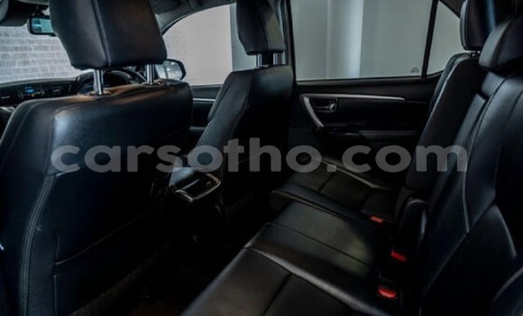 اشتري مستعمل Toyota Fortuner White سيارة في Maseru في Maseru اشتري مستعمل Toyota Fortuner White سيارة في Maseru في Maseru