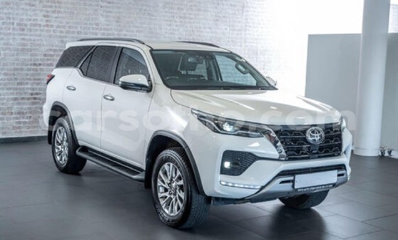 اشتري مستعمل Toyota Fortuner White سيارة في Maseru في Maseru اشتري مستعمل Toyota Fortuner White سيارة في Maseru في Maseru