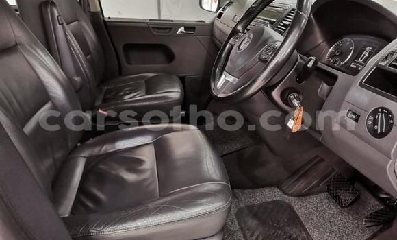 Sayi Na hannu Volkswagen Caravelle White Mota in Maseru a Maseru Sayi Na hannu Volkswagen Caravelle White Mota in Maseru a Maseru