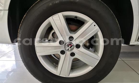 Sayi Na hannu Volkswagen Caravelle White Mota in Maseru a Maseru Sayi Na hannu Volkswagen Caravelle White Mota in Maseru a Maseru