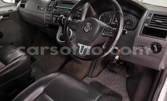 Sayi Na hannu Volkswagen Caravelle White Mota in Maseru a Maseru Sayi Na hannu Volkswagen Caravelle White Mota in Maseru a Maseru