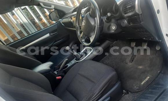 اشتري مستعمل Toyota Hilux White سيارة في Maseru في Maseru اشتري مستعمل Toyota Hilux White سيارة في Maseru في Maseru