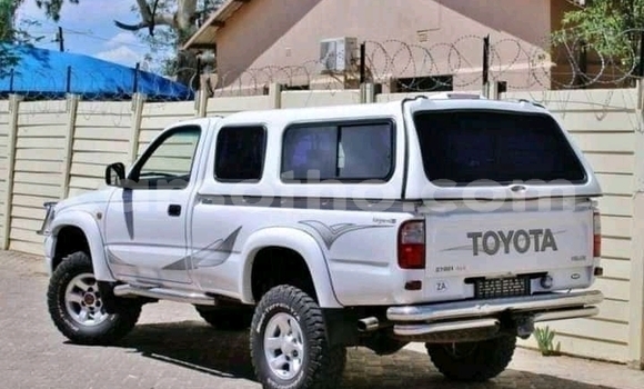 Acheter Occasion Voiture Toyota Hilux Blanc à Maseru, Maseru Acheter Occasion Voiture Toyota Hilux Blanc à Maseru, Maseru