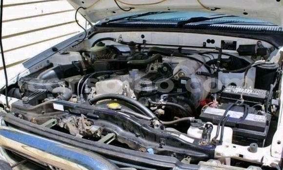 Acheter Occasion Voiture Toyota Hilux Blanc à Maseru, Maseru Acheter Occasion Voiture Toyota Hilux Blanc à Maseru, Maseru