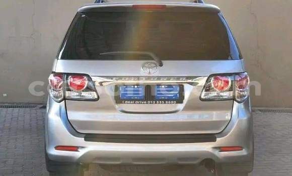 Buy Used Toyota Fortuner Beige Car in Maseru in Maseru Buy Used Toyota Fortuner Beige Car in Maseru in Maseru