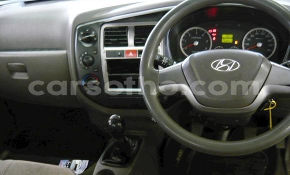 Acheter Occasion Voiture Hyundai H1 Blanc à Maputsoa, Leribe Acheter Occasion Voiture Hyundai H1 Blanc à Maputsoa, Leribe