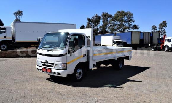 Sayi Na hannu Toyota Dyna White Babbar mota in Maseru a Maseru Sayi Na hannu Toyota Dyna White Babbar mota in Maseru a Maseru