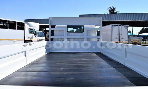 Sayi Na hannu Toyota Dyna White Babbar mota in Maseru a Maseru Sayi Na hannu Toyota Dyna White Babbar mota in Maseru a Maseru