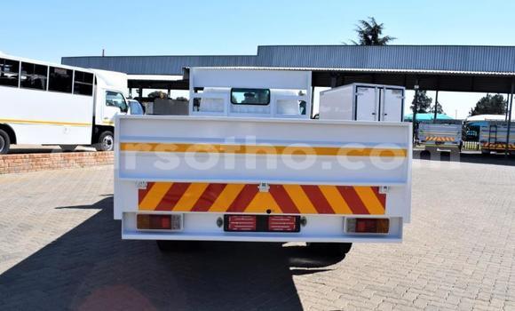 Sayi Na hannu Toyota Dyna White Babbar mota in Maseru a Maseru Sayi Na hannu Toyota Dyna White Babbar mota in Maseru a Maseru
