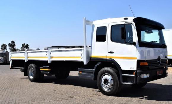 Acheter Occasion Utilitaire Mercedes‒Benz Truck Autre à Maseru, Maseru Acheter Occasion Utilitaire Mercedes‒Benz Truck Autre à Maseru, Maseru