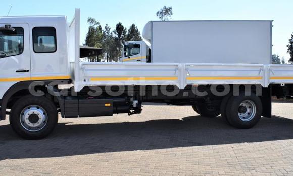 Acheter Occasion Utilitaire Mercedes‒Benz Truck Autre à Maseru, Maseru Acheter Occasion Utilitaire Mercedes‒Benz Truck Autre à Maseru, Maseru