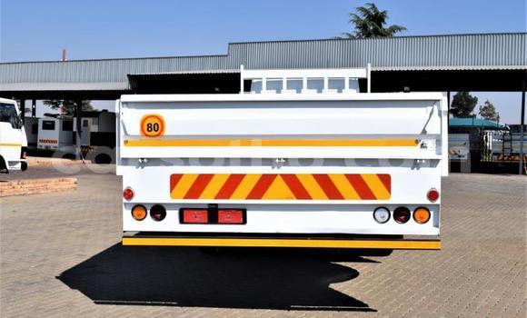 Acheter Occasion Utilitaire Mercedes‒Benz Truck Autre à Maseru, Maseru Acheter Occasion Utilitaire Mercedes‒Benz Truck Autre à Maseru, Maseru