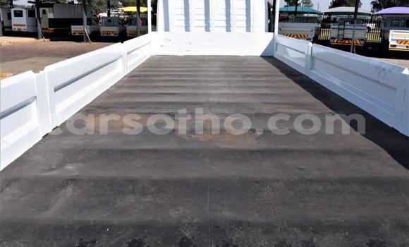 Acheter Occasion Utilitaire Mercedes‒Benz Truck Autre à Maseru, Maseru Acheter Occasion Utilitaire Mercedes‒Benz Truck Autre à Maseru, Maseru