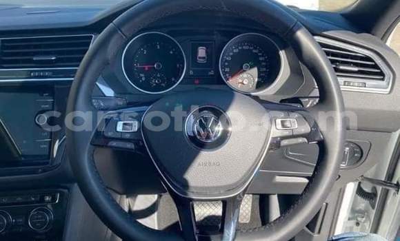 اشتري مستعمل Volkswagen Tiguan White سيارة في Maseru في Maseru اشتري مستعمل Volkswagen Tiguan White سيارة في Maseru في Maseru