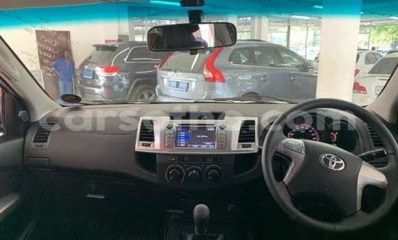 اشتري مستعمل Toyota Hilux White سيارة في Maseru في Maseru اشتري مستعمل Toyota Hilux White سيارة في Maseru في Maseru