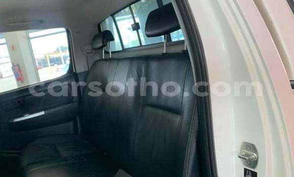 اشتري مستعمل Toyota Hilux White سيارة في Maseru في Maseru اشتري مستعمل Toyota Hilux White سيارة في Maseru في Maseru