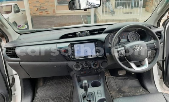 Acheter Occasion Voiture Toyota Hilux Blanc à Maputsoe, Leribe Acheter Occasion Voiture Toyota Hilux Blanc à Maputsoe, Leribe