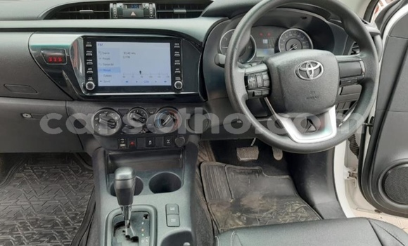 Acheter Occasion Voiture Toyota Hilux Blanc à Maputsoe, Leribe Acheter Occasion Voiture Toyota Hilux Blanc à Maputsoe, Leribe