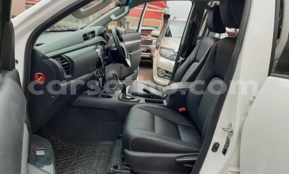 Acheter Occasion Voiture Toyota Hilux Blanc à Maputsoe, Leribe Acheter Occasion Voiture Toyota Hilux Blanc à Maputsoe, Leribe