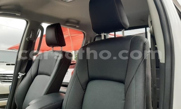 Acheter Occasion Voiture Toyota Hilux Blanc à Maputsoe, Leribe Acheter Occasion Voiture Toyota Hilux Blanc à Maputsoe, Leribe