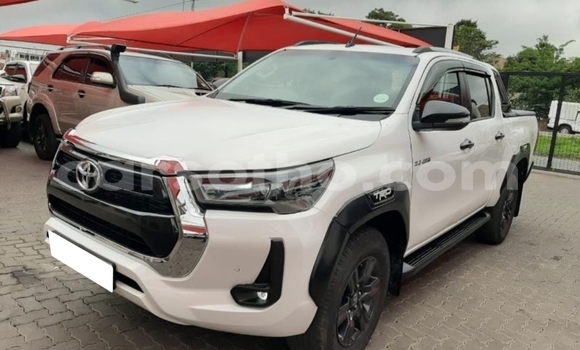 Acheter Occasion Voiture Toyota Hilux Blanc à Maputsoe, Leribe Acheter Occasion Voiture Toyota Hilux Blanc à Maputsoe, Leribe