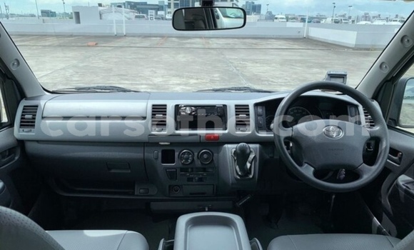 اشتري مستعمل Toyota Hiace Silver سيارة في Maputsoe في Leribe اشتري مستعمل Toyota Hiace Silver سيارة في Maputsoe في Leribe