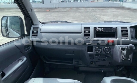 اشتري مستعمل Toyota Hiace Silver سيارة في Maputsoe في Leribe اشتري مستعمل Toyota Hiace Silver سيارة في Maputsoe في Leribe