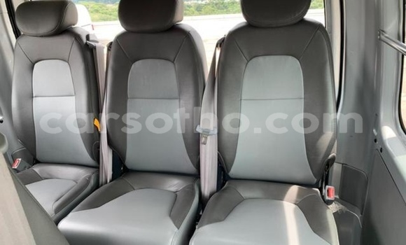 اشتري مستعمل Toyota Hiace Silver سيارة في Maputsoe في Leribe اشتري مستعمل Toyota Hiace Silver سيارة في Maputsoe في Leribe