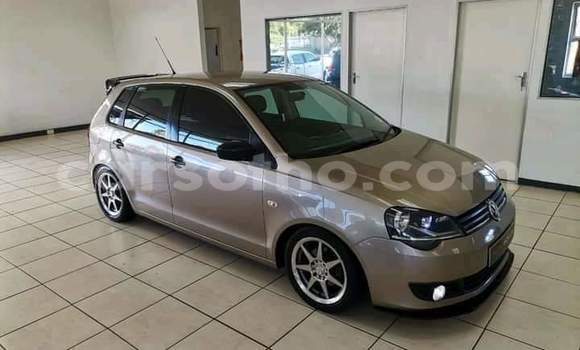 اشتري مستعمل Volkswagen Polo Beige سيارة في Maseru في Maseru اشتري مستعمل Volkswagen Polo Beige سيارة في Maseru في Maseru