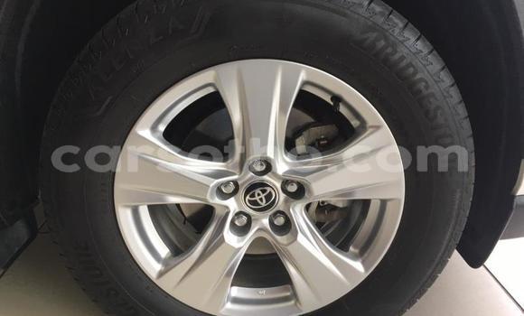 Sayi Na hannu Toyota RAV4 White Mota in Maseru a Maseru Sayi Na hannu Toyota RAV4 White Mota in Maseru a Maseru