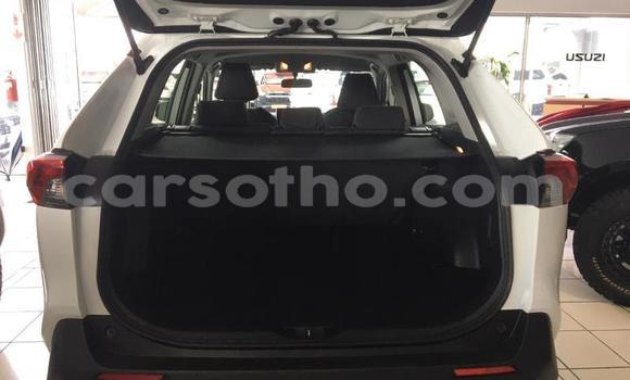 Sayi Na hannu Toyota RAV4 White Mota in Maseru a Maseru Sayi Na hannu Toyota RAV4 White Mota in Maseru a Maseru