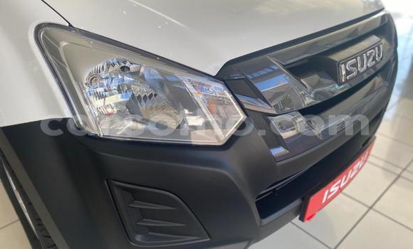 اشتري مستعمل Isuzu KB White سيارة في Maseru في Maseru اشتري مستعمل Isuzu KB White سيارة في Maseru في Maseru