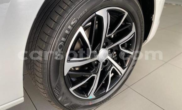 Sayi Na hannu Haval H8 White Mota in Maseru a Maseru Sayi Na hannu Haval H8 White Mota in Maseru a Maseru