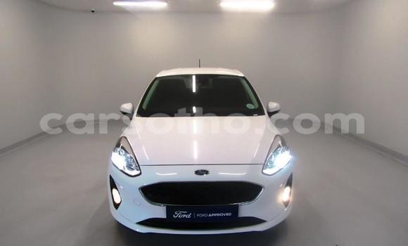 Acheter Occasion Voiture Ford Fiesta Blanc à Maseru, Maseru Acheter Occasion Voiture Ford Fiesta Blanc à Maseru, Maseru