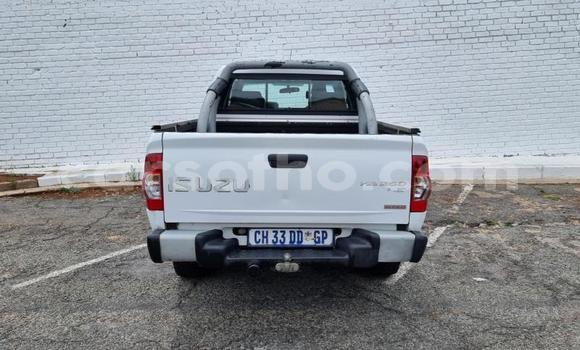 Buy Used Isuzu KB White Car in Maseru in Maseru Buy Used Isuzu KB White Car in Maseru in Maseru