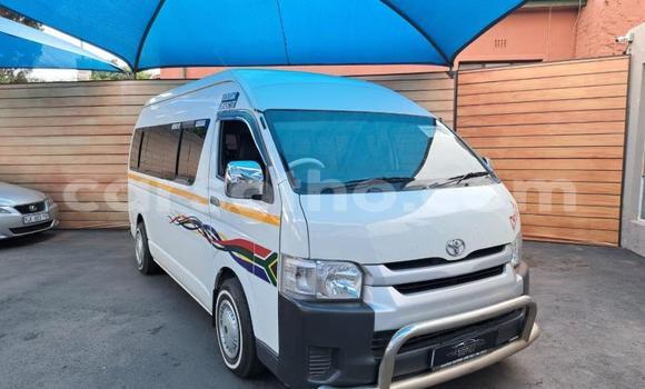 Sayi Na hannu Toyota Hiace White Mota in Maseru a Maseru