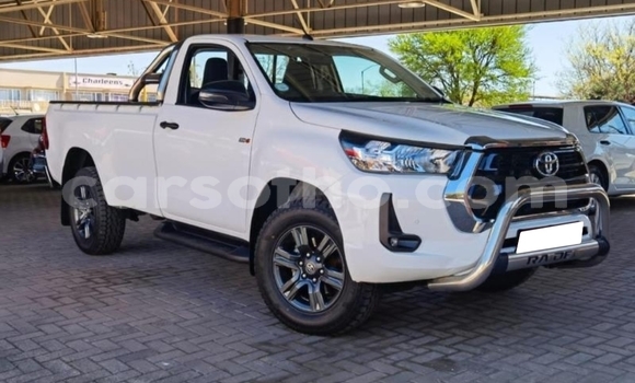 اشتري مستعمل Toyota Hilux White سيارة في Maseru في Maseru