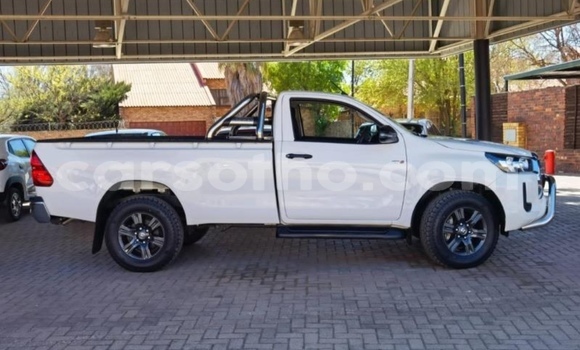 Sayi Na hannu Toyota Hilux White Mota in Maseru a Maseru Sayi Na hannu Toyota Hilux White Mota in Maseru a Maseru