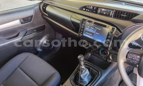 Sayi Na hannu Toyota Hilux White Mota in Maseru a Maseru Sayi Na hannu Toyota Hilux White Mota in Maseru a Maseru