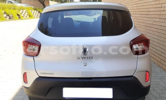 Buy Used Renault KWID Silver Car in Maseru in Maseru Buy Used Renault KWID Silver Car in Maseru in Maseru